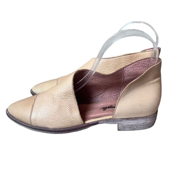 Free People “Royale” D’orsay Style Leather Pointed Toe Flat - Picture 2 of 10